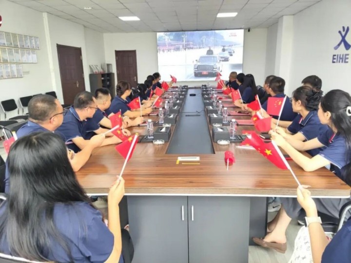 L'EIHE Steel Structure Group ha organizzato la visione della trasmissione in diretta della 93a parata militare