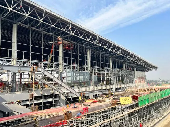 Stazione ferroviaria prefabbricata in acciaio leggero