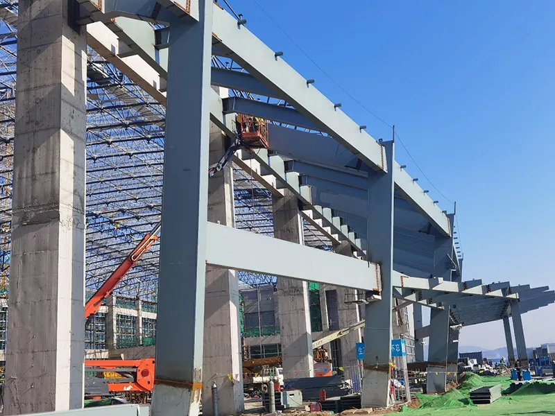 Planetario con struttura in acciaio