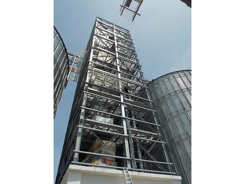 Edificio della torre d'acciaio
